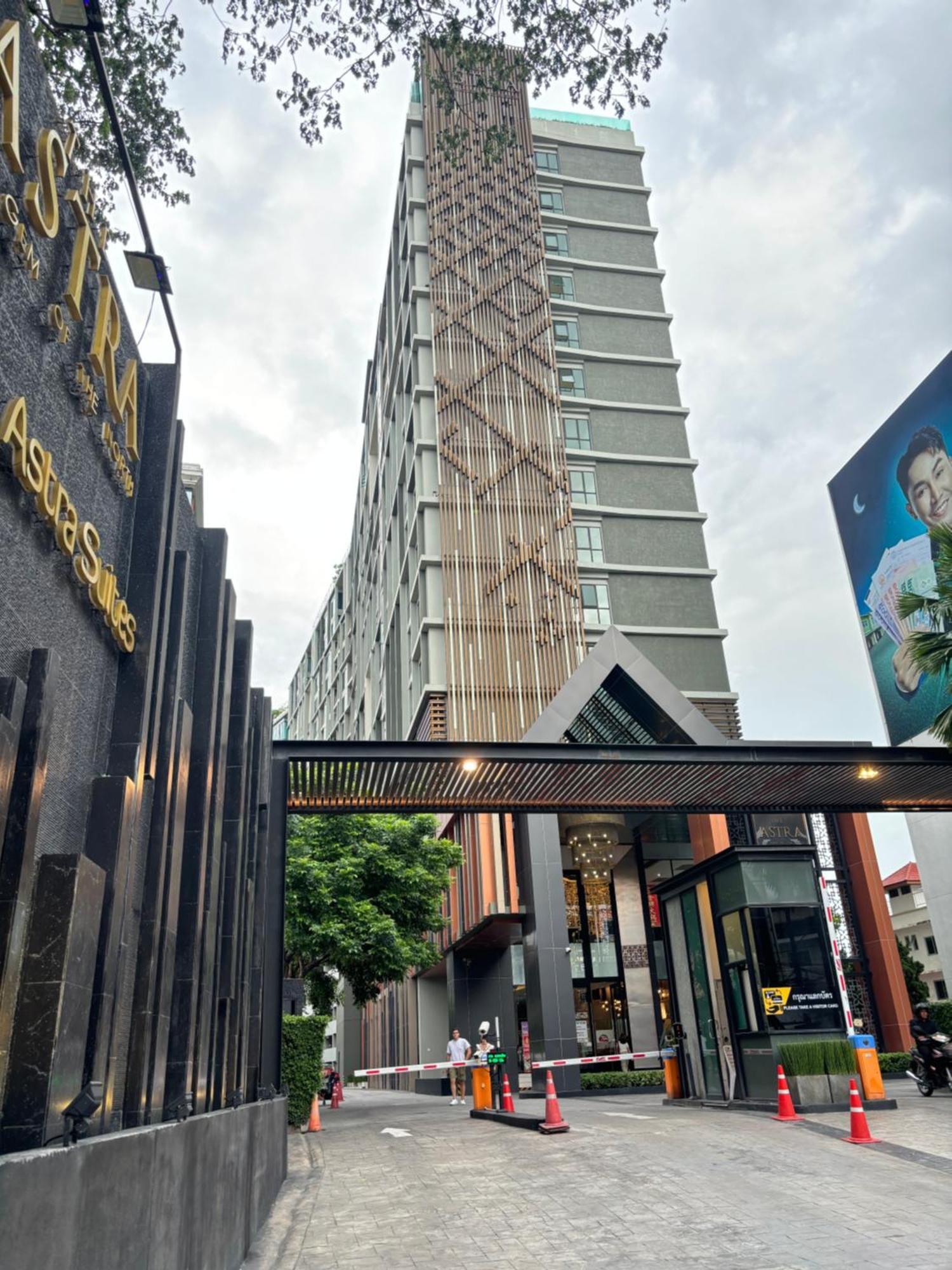 Hotel Astra Bee Friend Chiangmai Chiang Mai Esterno foto